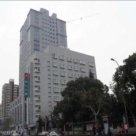 Jingjiang Inn Shanghai Minsheng Road מראה חיצוני תמונה