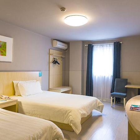 Jingjiang Inn Shanghai Minsheng Road מראה חיצוני תמונה