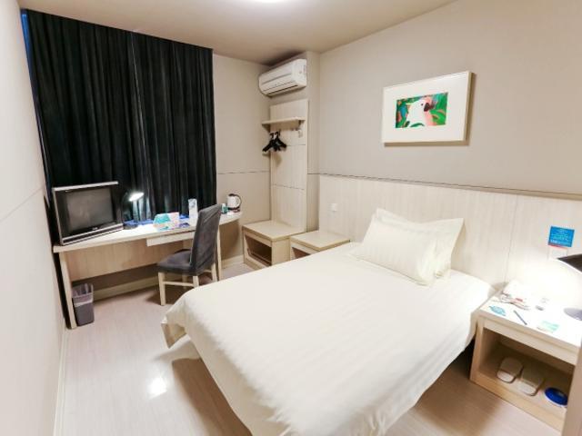Jingjiang Inn Shanghai Minsheng Road מראה חיצוני תמונה