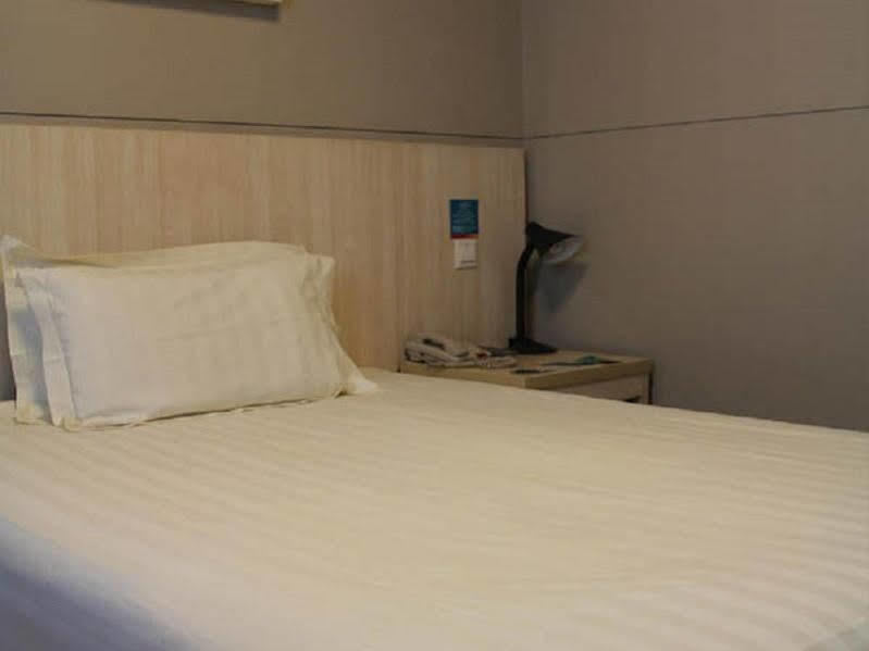 Jingjiang Inn Shanghai Minsheng Road מראה חיצוני תמונה